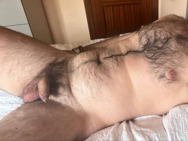 Xtudr - EXHIBETE DESNUDO Sumiso en busca de amo serio