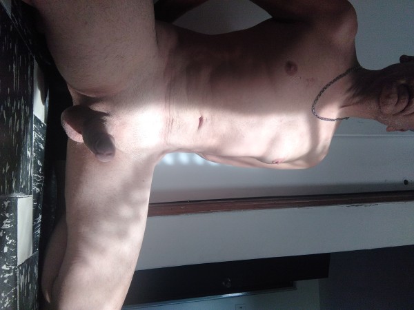 Xtudr - Amos y sumisos colombia Te cuento que me gusta:
Lucha (roce, sudor, fuerza, erotismo)
Bondage o ataduras
Suspension
Juegos de rol BDSM de dominación y sumisión (amo / esclavo, prisionero, raptado) sueños eroticos
Sex Oral, masturbación
Sudor, Ejercicios
Juegos en agua, humillación, castigos
Besos, caricias, manoseo, masajes
Nada extremo, solo juegos,  nada que haga daño
Son juegos no un estilo de vida 