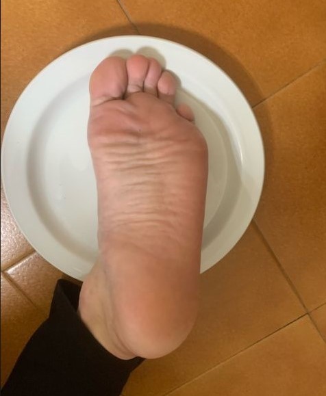 Xtudr - Lamepies incansables ( y otros lamedores) Unos pies para que juegues o tortures a tu antojo, tanto en real como en virtual! Mis pies son un juguete para el amo!