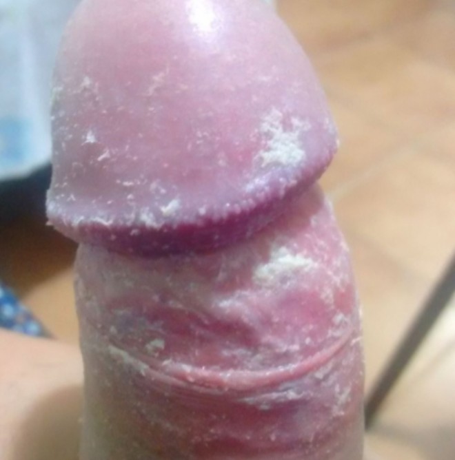 Xtudr - POLLAS CON REQUESON  Busco tios cerdos para olerles y lamerles todo. Tambien lapos babas y meos. Olores fuertes...nada de tonterias, sobretodo huevos rabo y sobacos. Gallumbos de dias, requeson...Busco sobretodo recibir pero puede ser mutuo