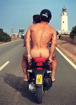 Xtudr - Moteros nudistas 