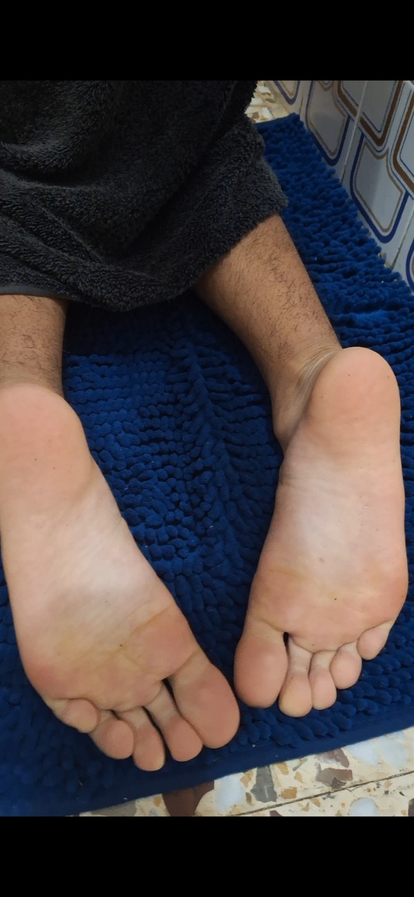 Xtudr - Fetiche de pies  Mis pies para q los laman y besen