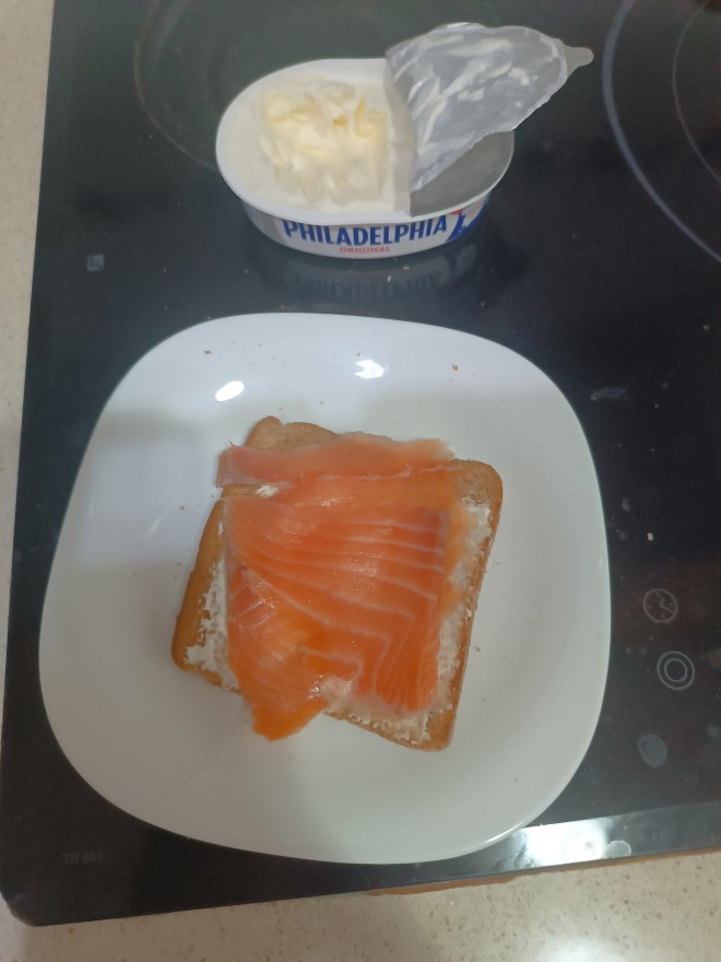 Xtudr - mariditas Mientras mi maridito mira la final de la Champions, yo le elaboró un sabroso sándwich 