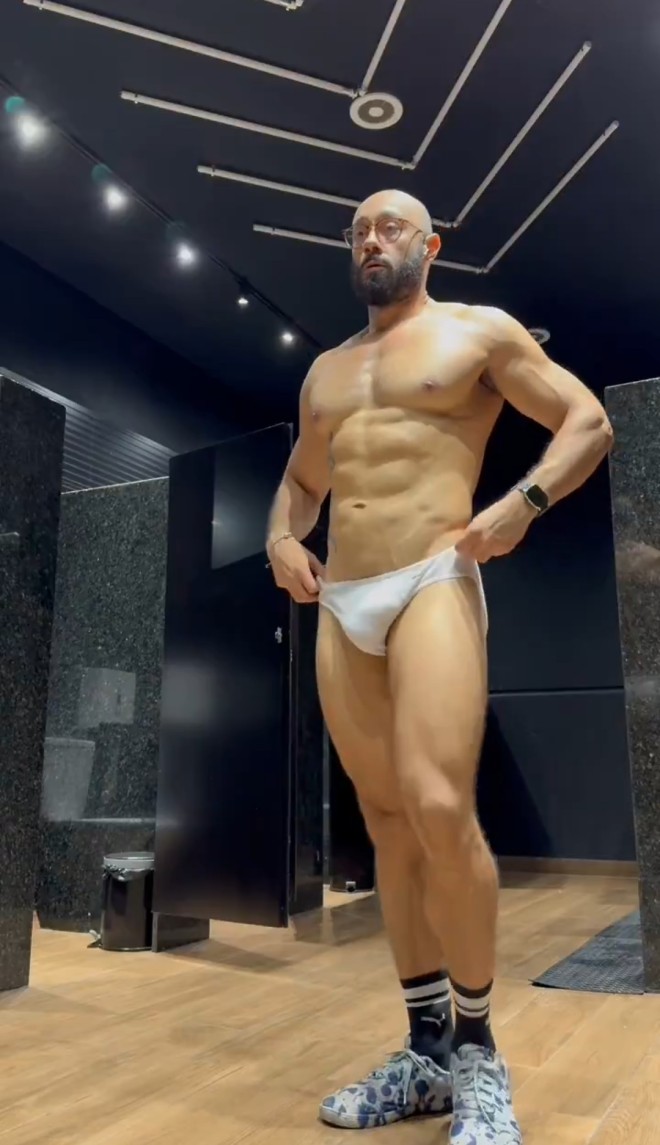 Xtudr - EXHIBICIONISTAS MADRID Aunque no haya cerrado mi gimnasio