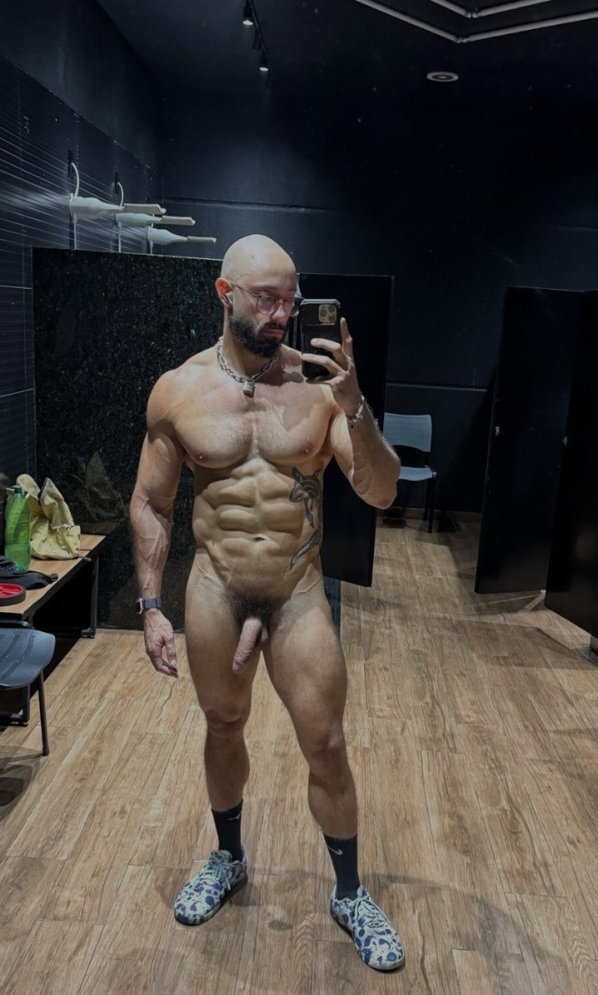 Xtudr - Onlyfans Benega Gracias por el apoyo recibido. Os adjunto un pequeño regalo. 