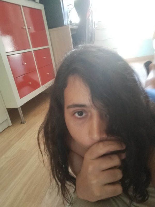 Xtudr - Bañarse en Meos directos de la polla y tragar hasta llenarse la boca de meos, con la polla dentro o fuera.  Buenos días, soy sumiso joven de 20 años en Sevilla.  Espero de rodillas y con la boca abierta para que aquél amo que lo deseé pueda marcarme como su propiedad. Que mi cara sea tu reposapiés o asiento, mi lengua tu alfombra o papel higiénico, y mi boca tu retrete o un agujero que folloar.