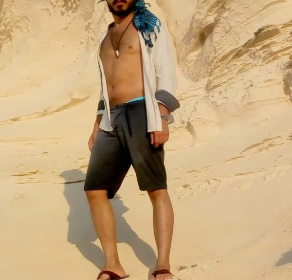 Xtudr - amos arabes busca sumisos Soy amo árabe busco sumiso blanco para convertirlo en mi esclavo dominarlo y controlarlo y vivir su vida serviendome 