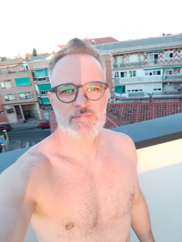 Xtudr - Usame en Madrid Me prestó a ser usado por macho y grupos de machos, yo pasivo muy cerdako vicioso y sumiso, muy complaciente, con culo tragón y aguantador para usar a tope 