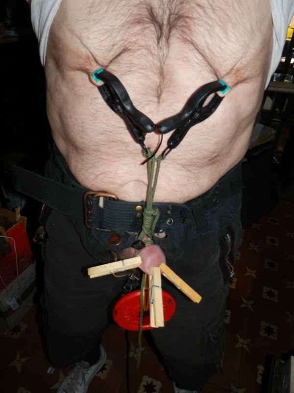 Xtudr - Torturas Busco jovencito bajito, brutito musculoso y cabrón que le guste luchar con LUCHA ERÓTICA en la que gana el que ata al otro en la lucha y luego lo tortura bien atao.