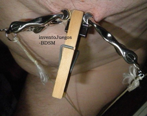 Xtudr - Nipple play - Pezones - Madrid Me mola dar de bofetadas a una perra sumisa atada a una silla, torturarle los PEZONES  y más… 