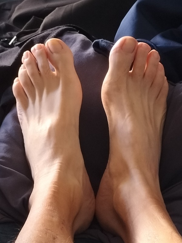 Xtudr - Lame pies y chachas Busco un perro lame pies y que sea mi chacha sumisa 