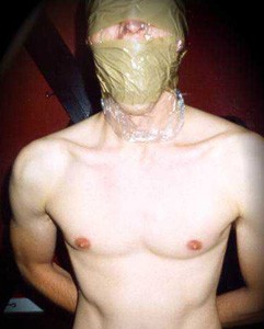 Xtudr - Abuelos castigadores Me encanta dar de ostias a un chico jovencito, bajito y fibrado o musculosillo bien atado. Muchas hostias en el culo y bofetadas en el careto y más si lo pides...