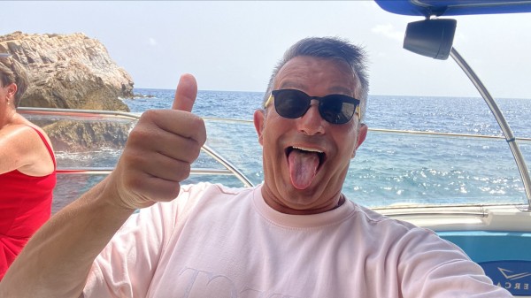 Xtudr - Último vagón de metro Madrid Esclavo sumiso a las órdenes de los amos