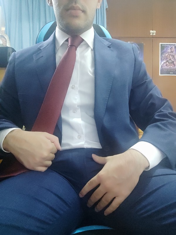 Xtudr - Trajeados en IBZ? Si alguien tiene intención de venir a ibz y traerse un traje, que me hable 👔👔🔥