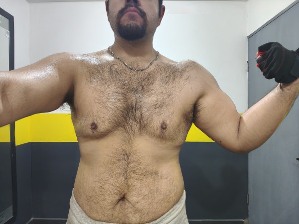 Xtudr - Sumisos para muscular Sin entrenador, rutina, o dieta he moldeado mi cuerpo y pasado de 120 kilos a 90, creando musculatura en el proceso. 

Estoy a mitad del camino de mis metas, pero... ¿por qué no conocer a alguien que quiera hablar de esas metas conmigo?