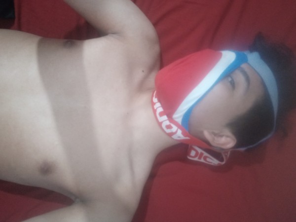 Xtudr - MACHOS PATRIOTAS Busco Amo para servirle con mi vida y convertirme en su mascota.
Dispuesto a servirle en lo que desee fan de los fetiches y el morbo