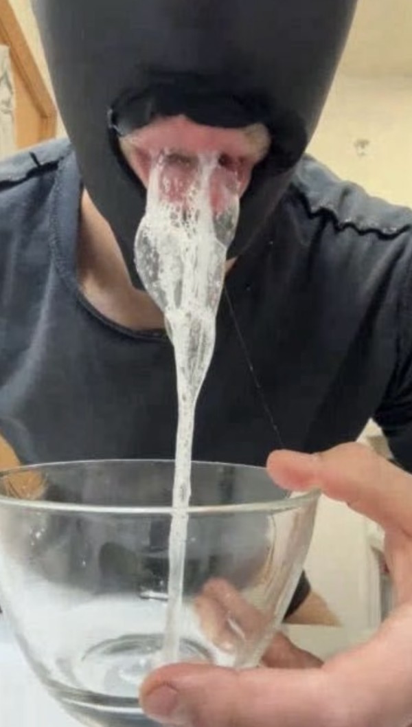 Xtudr - NIÑATOS BUSCAN MACHO MADURO Yo 29 años, vida completamente hetero, con novia. Pero me flipa ser el mamon sumiso de un maduro, usa mi boca a tu antojo.