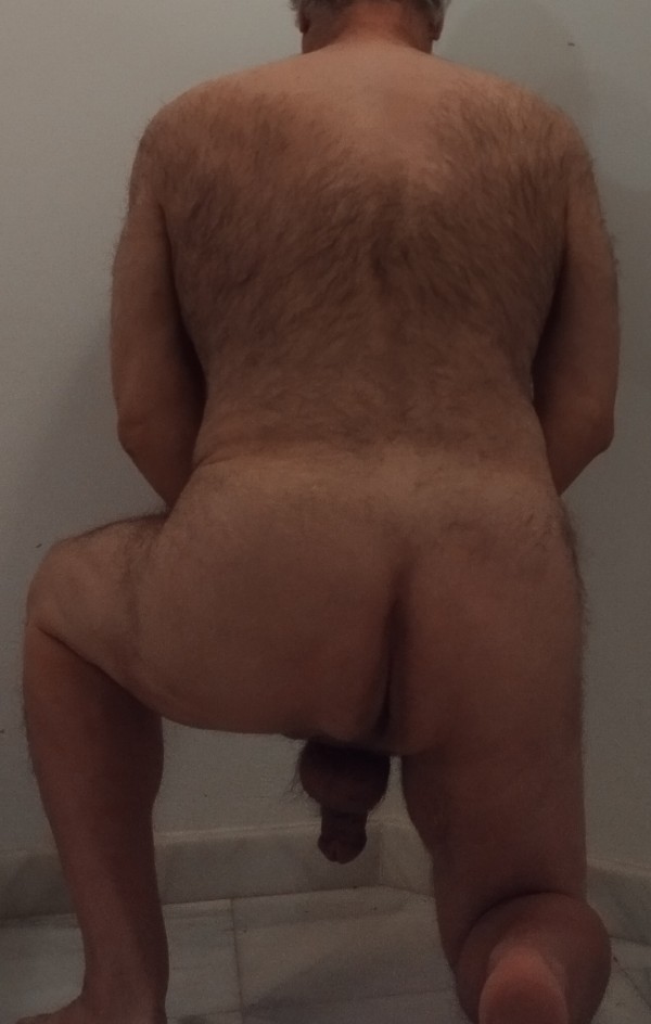 Xtudr - Orgias Hoteles / Apartamentos Hola. Yo estoy disponible para trabajar en orgias, grupos o fiestas de fin de semana. Prácticamente no tengo limites ni tabúes en el sexo. Tengo aguante y experiencia. Aunque velludo, se me puede depilar completamente si es necesario. 