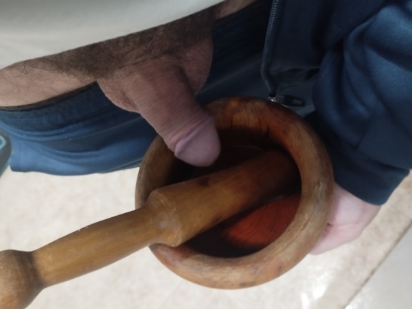 Xtudr - Historia viva de casados separados Os pone de forma irresistible a mí gente miccionar en sitios poco correctos, inhóspitos, salvajes. A veces hay ganas incontrolables. 