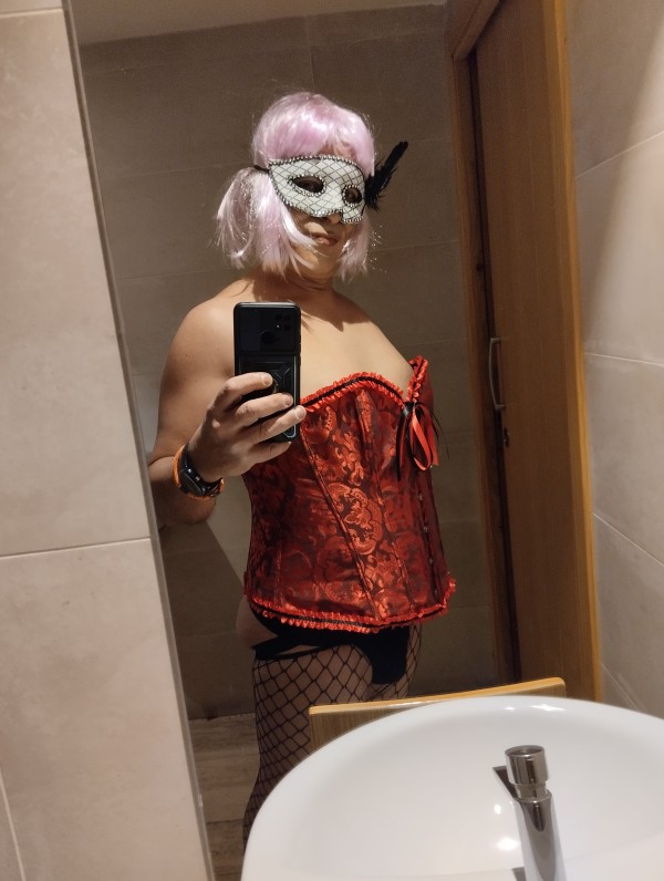 Xtudr - Hombres con Lencería y CD Hola, me visto de CD para servir a machos. Zona país vasco.