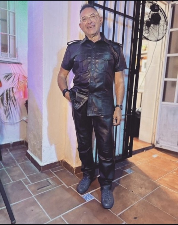 Xtudr - CONTRATO AMO-ESCLAVO esclavo experimentado . actualmente sin real dueño, amo, propietario ....busco   sobretodo amo al que servir para  todo y al quien dedicarme enteramente pero para que se crea relación hay que encontrarse ...el vínculo o la relación viene después o no ...pero es cierto que la necesidad de servir y hacer pasar el placer de mi amo primero es lo que necesito para sentirme en paz y completo y en mi sitio .....zona valencia Albacete alicante .....