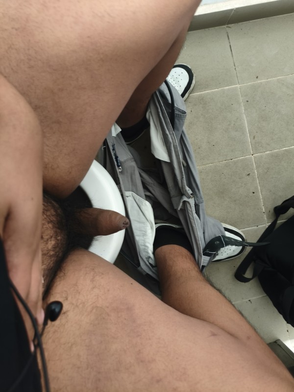 Xtudr - Gordo  Jeje aquí andaba en los baños de la escuela 