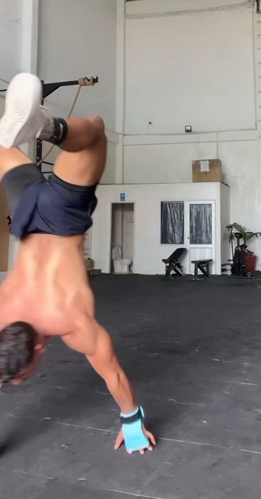 Xtudr - Humillacion Me haces una mamada?