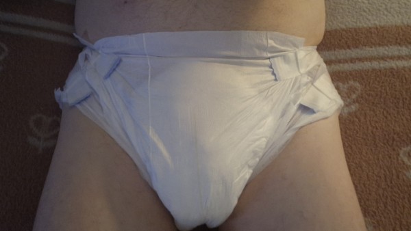 Xtudr - Pañales Me excita la humillación de llevar pañal, cada vez me cuesta mas estar sin ponermelo.