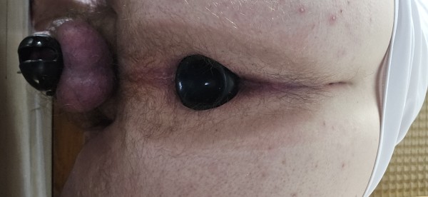 Xtudr - Jaulas de castidad Hoy ando así... Me gustaría ser follado en castidad 🤤