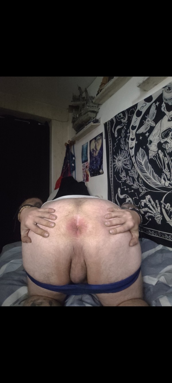 Xtudr - Para amos guarros y cerdos Busco maduro que tenga sitio por Madrid y me deje el ojete bien abierto yo 28 años 