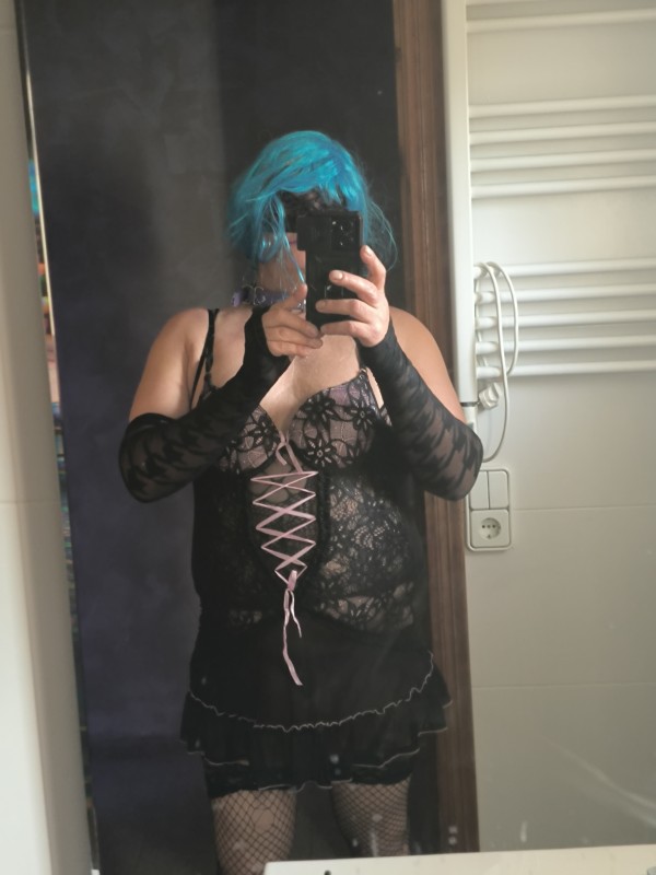Xtudr - Amo feminizador Busco maduro activo para ser más feminizada intimidad pongan collar y correa y jaula castidad en su presencia ser bien montada preñada dispongo de sitio zona bajo Aragón o Zaragoza 