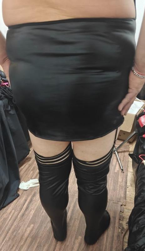 Xtudr - Valencia fantasías sexuales  Busco maduro que me haga su maricona .  me enseñe y me inicie.