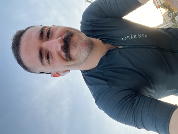 Xtudr - Pissing bomberos mollet Hola! Soy nuevo ! Estoy interesado. Tengo 30 años, guapete fuerte 