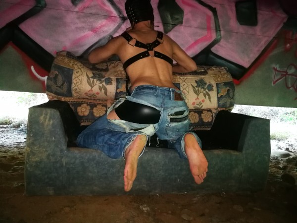 Xtudr - JOVENES CIBER AMOS Morbazo q venga un crío y m trate como y use como Kieras, yo 36a y sin plumas, pero muy cerdo, muy vicioso y peor q las putas cuando sirvo a un amo... Abierto a todo salvo dolor extremo y pagar.