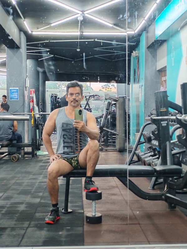 Xtudr - Admirdores de musculosos Saludos a todos desde Ecuador 