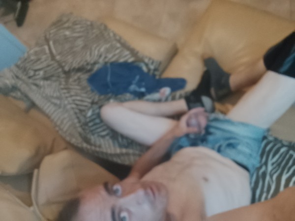 Xtudr - Sumisos en dispositivo de castidad busco amo fijo k m comparta me molaria k pusieran cam n la hab jsula remota i plug vivo en martorell bcn