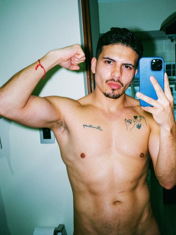 Xtudr - Gloryhole sexshop pikante MALAGA El 25 de agosto llego a Madrid necesito esclavos que me reciban y me traten como el rey que soy 
Quiero slaves cash
