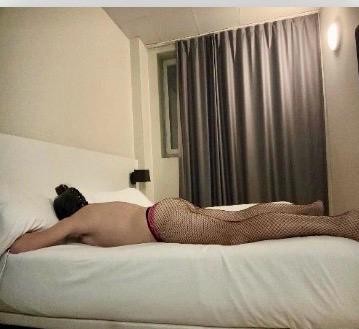 Xtudr - travestis cds y transexuales en Madrid Alguien x Madrid para iniciar sin prisa y obedecer sumisa e insinuada...complacerte teniendome cachonda y empalmada para usarme  sumisa sin prisa...con sitio o lugar discreto...esperarte y empezar como sugieras