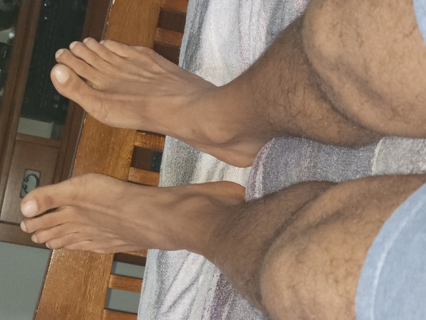 Xtudr - Feet Lovers Suck my toes 